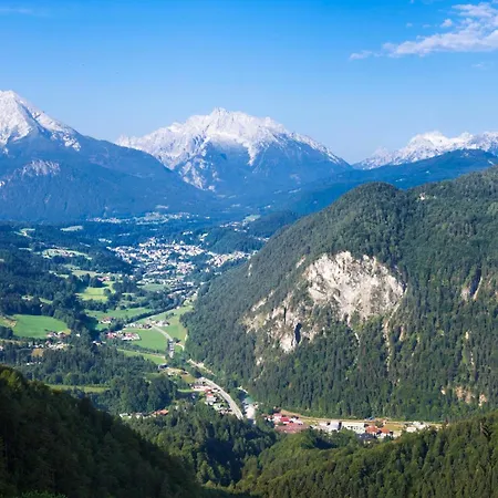 Gaestehaus Laercheck Bergfeuer *