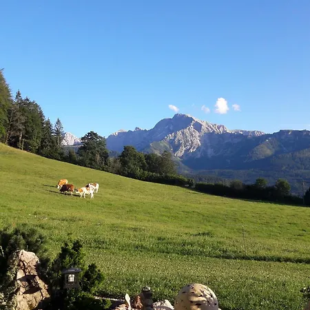 Gaestehaus Laercheck Bergfeuer Berchtesgaden